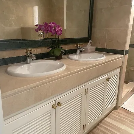 Hacienda Elviria 2 Bedroom Spacious